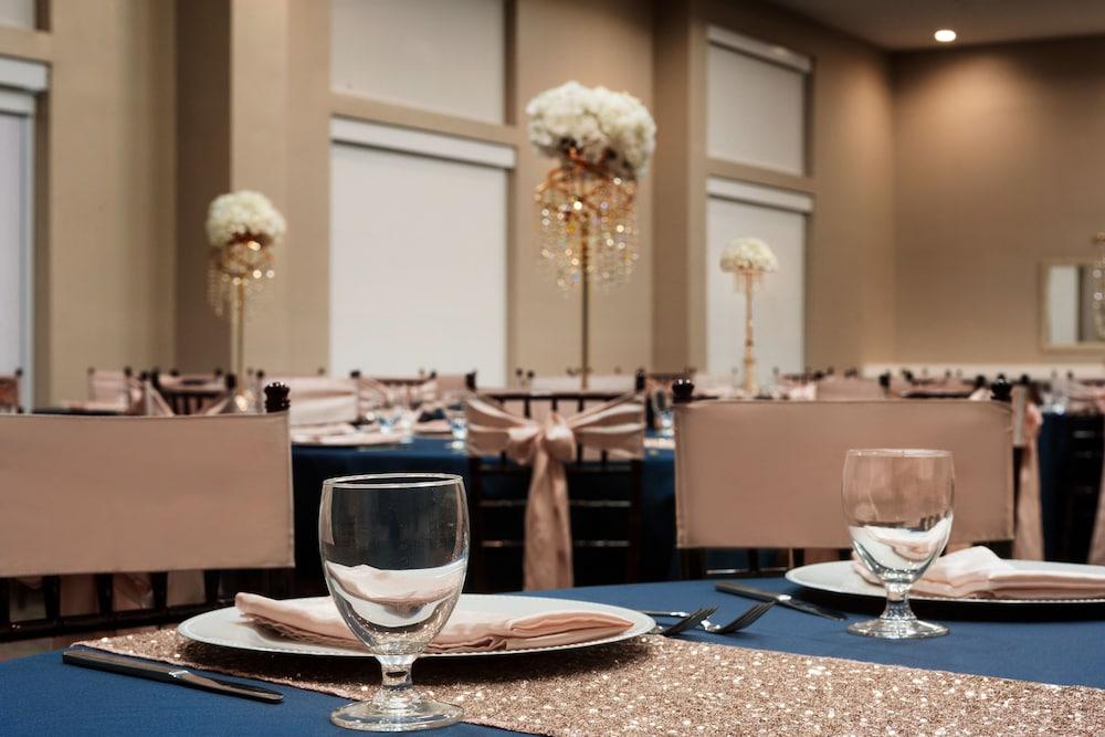 Hilton Garden Inn Houston-Бейтаун Екстер'єр фото